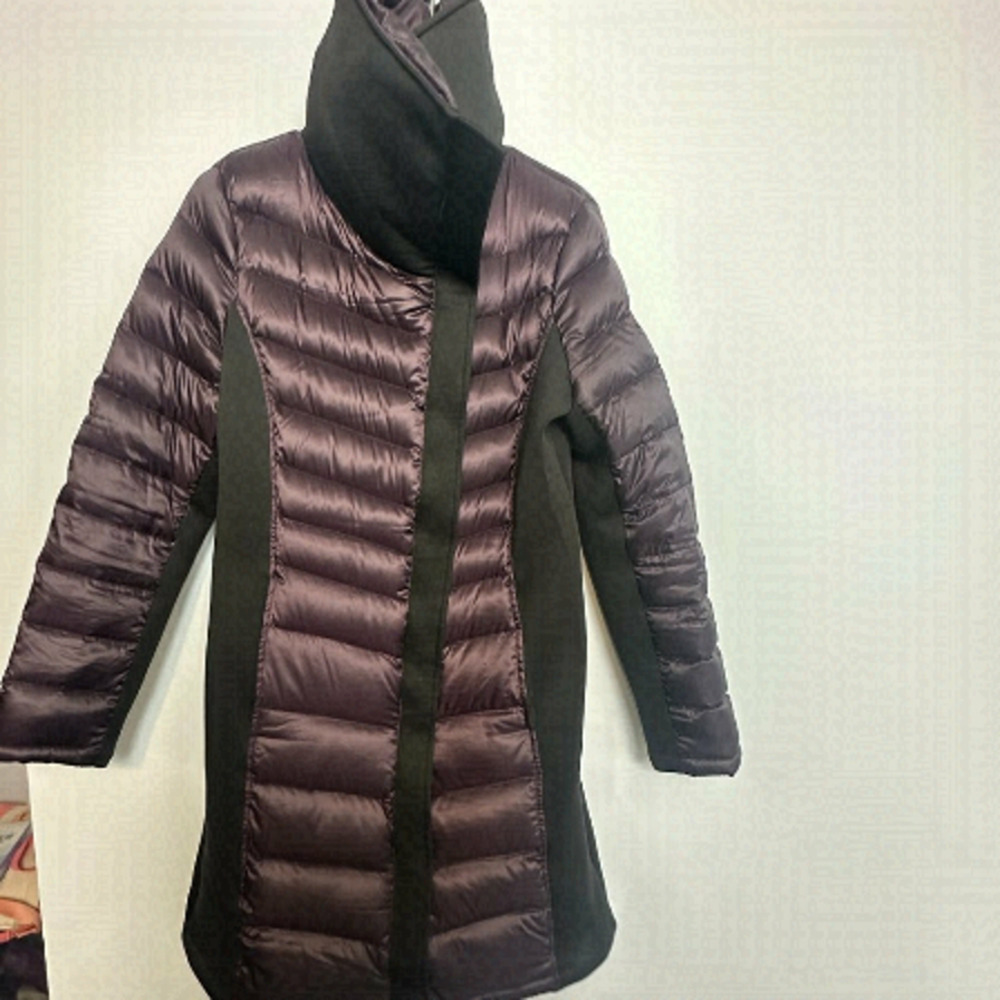 EUC T Tahari Down Jacket Asymmetrical Front Zipper - Size M - Purple/Black - Picture 1 of 12